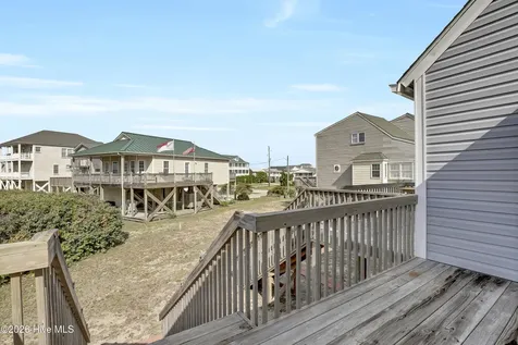 9003-9005 E 9th Street Surf City NC 28445
