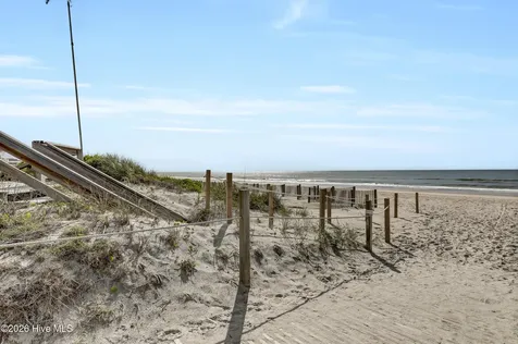 9003-9005 E 9th Street Surf City NC 28445