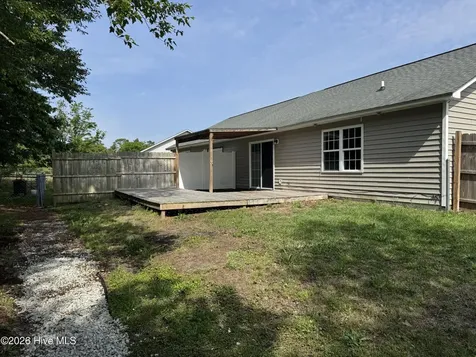 114 Charlton Road Hubert NC 28539