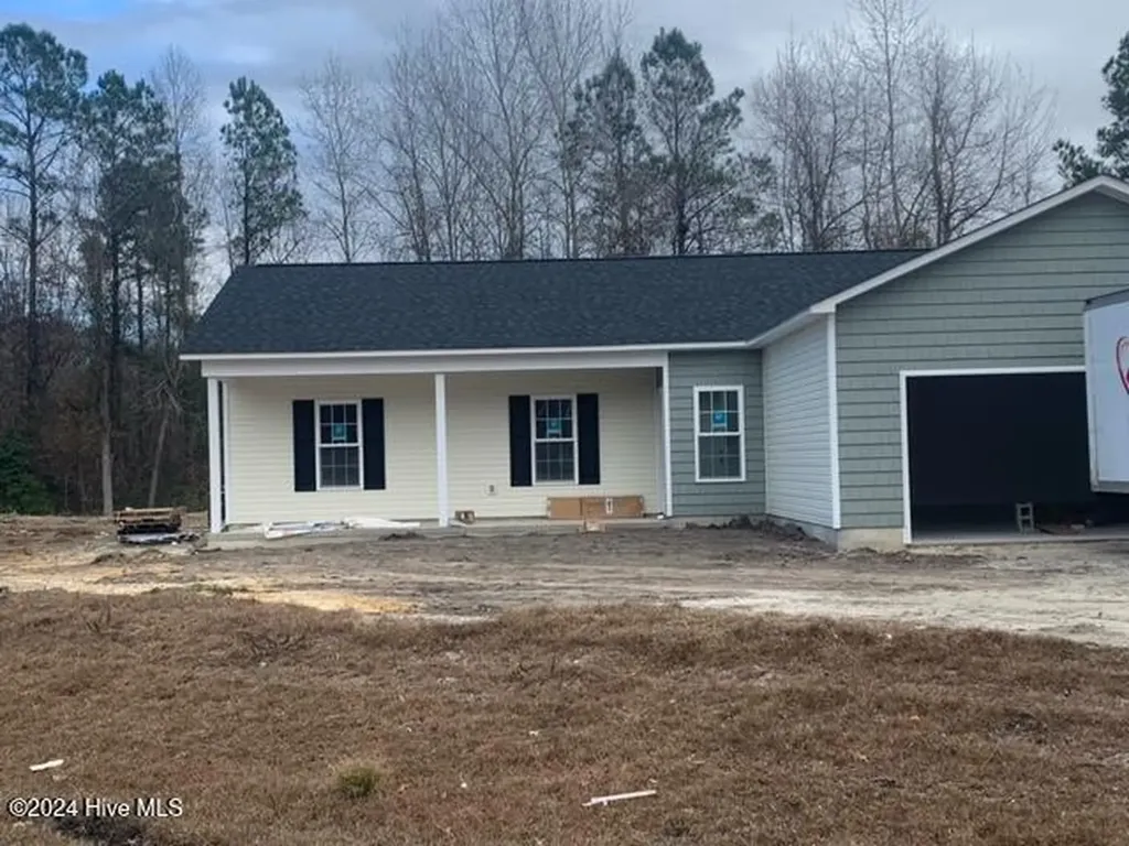 17-3 Crown Point Road Hubert NC 28539