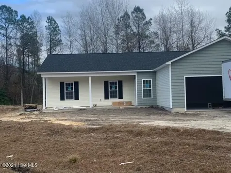 17-3 Crown Point Road Hubert NC 28539