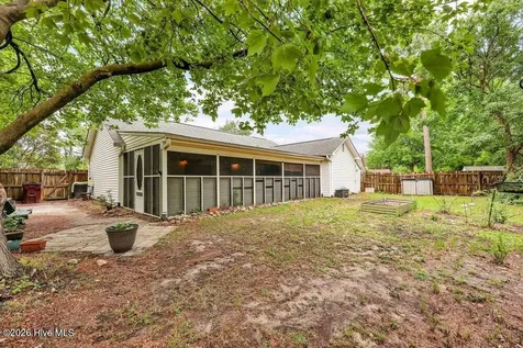 813 Autumn Leaves Court Wilmington NC 28411