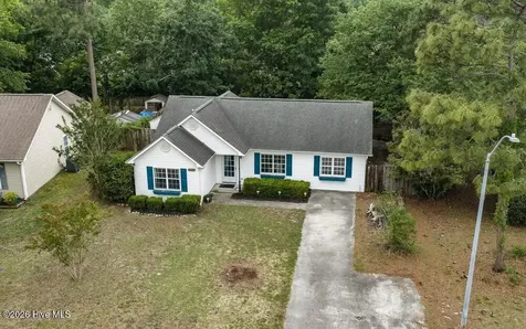 813 Autumn Leaves Court Wilmington NC 28411