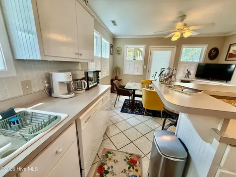 2807 Arendell Street Morehead City NC 28557