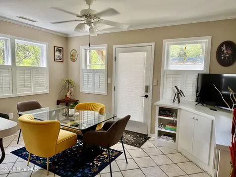 2807 Arendell Street Morehead City NC 28557