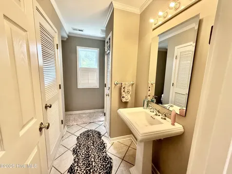 2807 Arendell Street Morehead City NC 28557