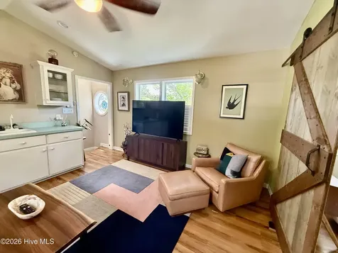 2807 Arendell Street Morehead City NC 28557