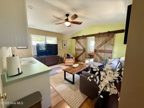 2807 Arendell Street Morehead City NC 28557