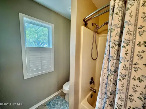 2807 Arendell Street Morehead City NC 28557
