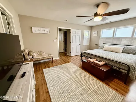 2807 Arendell Street Morehead City NC 28557