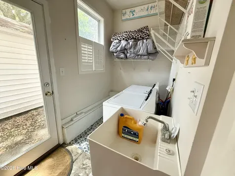 2807 Arendell Street Morehead City NC 28557