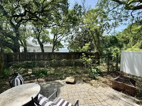 2807 Arendell Street Morehead City NC 28557