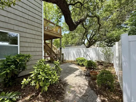 2807 Arendell Street Morehead City NC 28557
