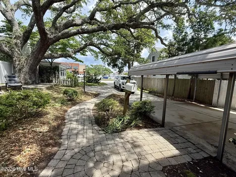 2807 Arendell Street Morehead City NC 28557