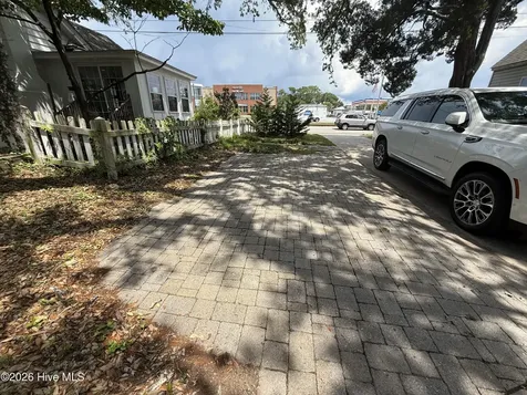 2807 Arendell Street Morehead City NC 28557
