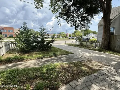 2807 Arendell Street Morehead City NC 28557