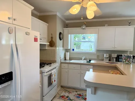 2807 Arendell Street Morehead City NC 28557