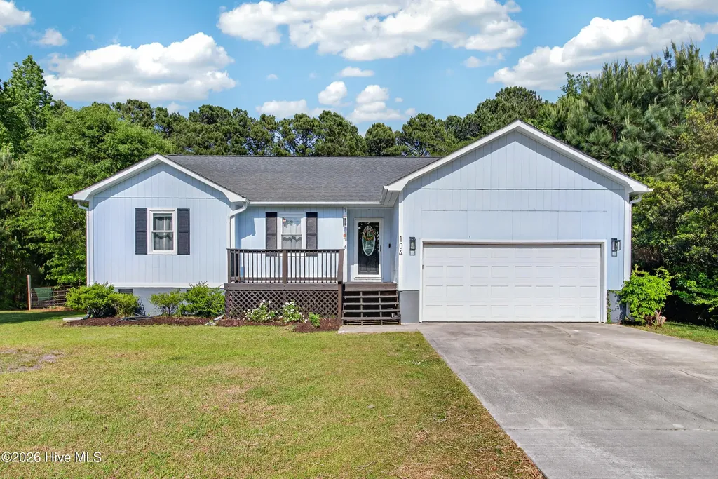 104 Pine Needle Drive Hubert NC 28539