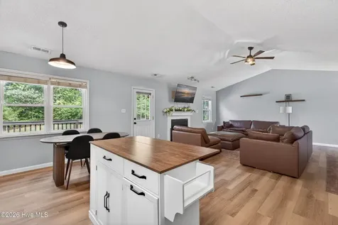 104 Pine Needle Drive Hubert NC 28539