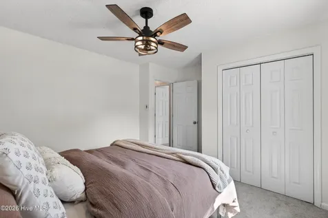 104 Pine Needle Drive Hubert NC 28539