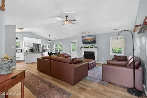 104 Pine Needle Drive Hubert NC 28539