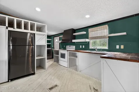 6954 Maple Road NW Ash NC 28420