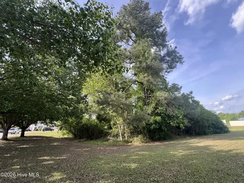 64142 S Near 1718 S Madison Street Whiteville NC 28472