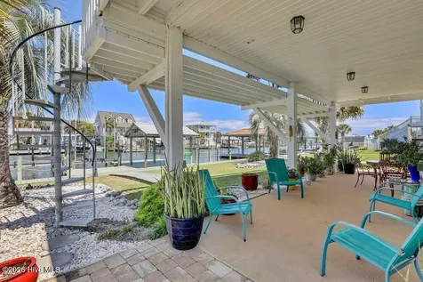 4090 4th Street Surf City NC 28445