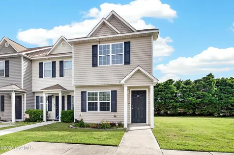 201 Lanieve Court Hubert NC 28539