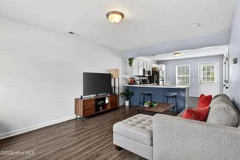 201 Lanieve Court Hubert NC 28539