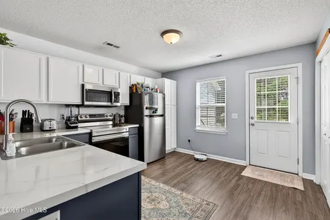 201 Lanieve Court Hubert NC 28539