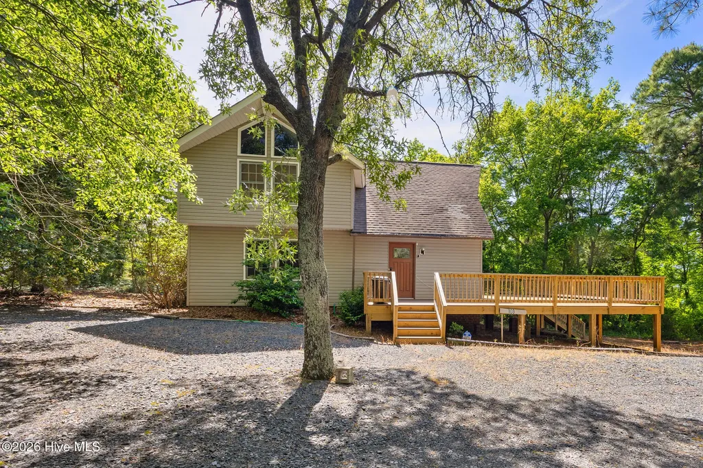 103 Round Oak Court Seven Lakes NC 27376