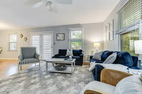 139 NE 39th Street Oak Island NC 28465