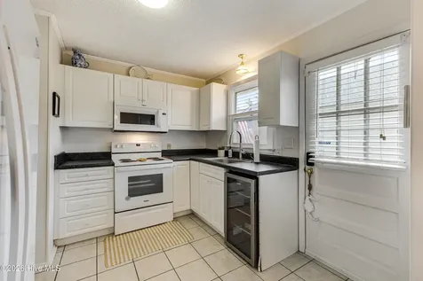 139 NE 39th Street Oak Island NC 28465