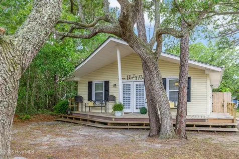 139 NE 39th Street Oak Island NC 28465