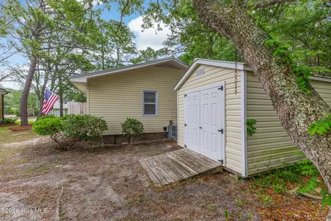 139 NE 39th Street Oak Island NC 28465