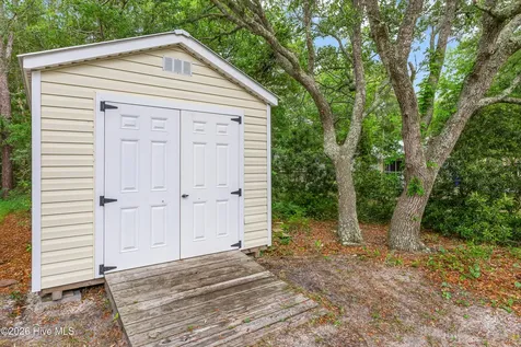139 NE 39th Street Oak Island NC 28465