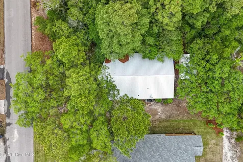 139 NE 39th Street Oak Island NC 28465