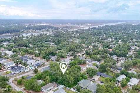 139 NE 39th Street Oak Island NC 28465