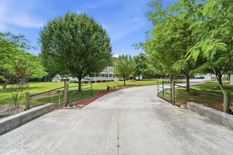 295 Mayberry Lane Richlands NC 28574