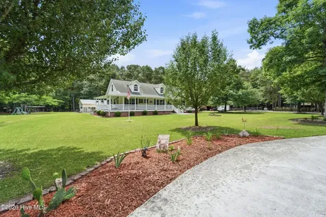 295 Mayberry Lane Richlands NC 28574