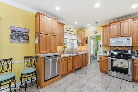 295 Mayberry Lane Richlands NC 28574