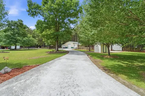 295 Mayberry Lane Richlands NC 28574