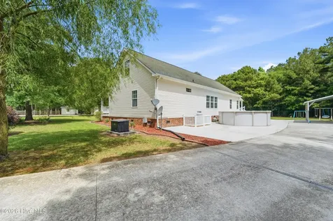 295 Mayberry Lane Richlands NC 28574