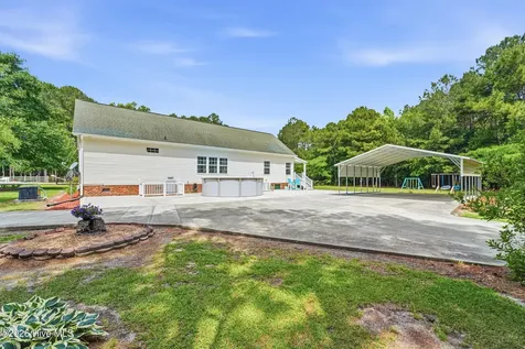 295 Mayberry Lane Richlands NC 28574