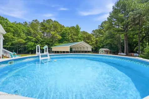 295 Mayberry Lane Richlands NC 28574