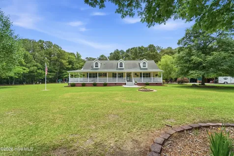 295 Mayberry Lane Richlands NC 28574