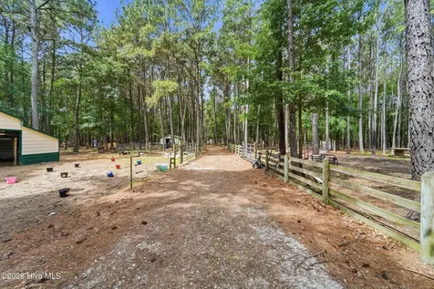 295 Mayberry Lane Richlands NC 28574