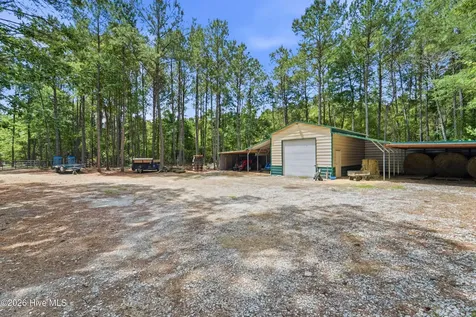 295 Mayberry Lane Richlands NC 28574