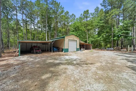 295 Mayberry Lane Richlands NC 28574